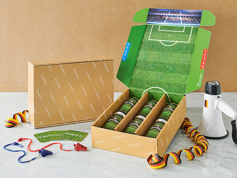 Surprise Fussball gift carton