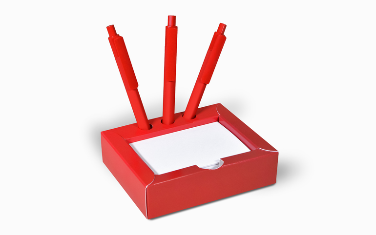 Simple: because it's modern. The slim ‘Cardboard Box 19 Pencil Holder’ from Karl Knauer