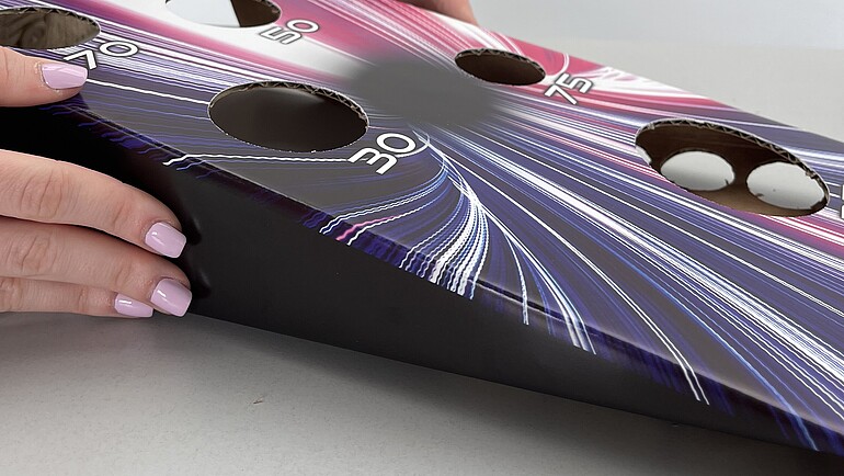 Seitenansicht Geschenkverpackung Surprise "Dark Hole"