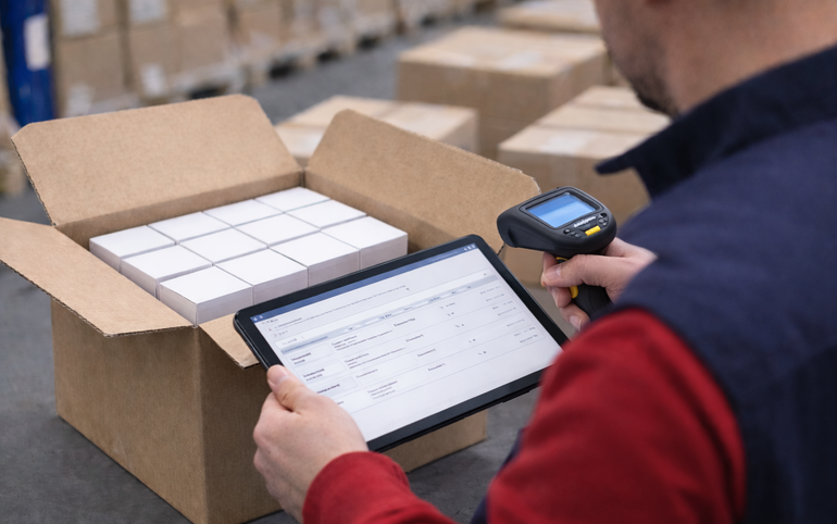 Fulfilment processes: From assembly to shipment preparation, clearly structured workflows ensure efficiency and transparency. (Image: AI-generated)